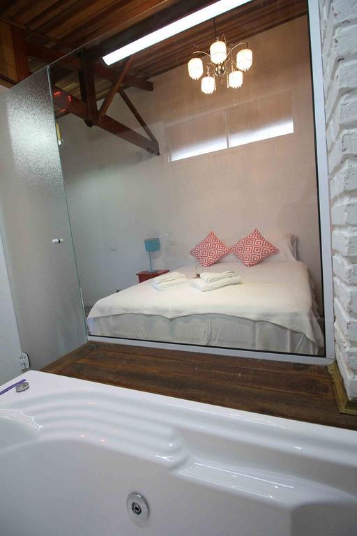 Chacara Ando Bed And Breakfast アーグァス・デ・サンタ・バールバラ エクステリア 写真